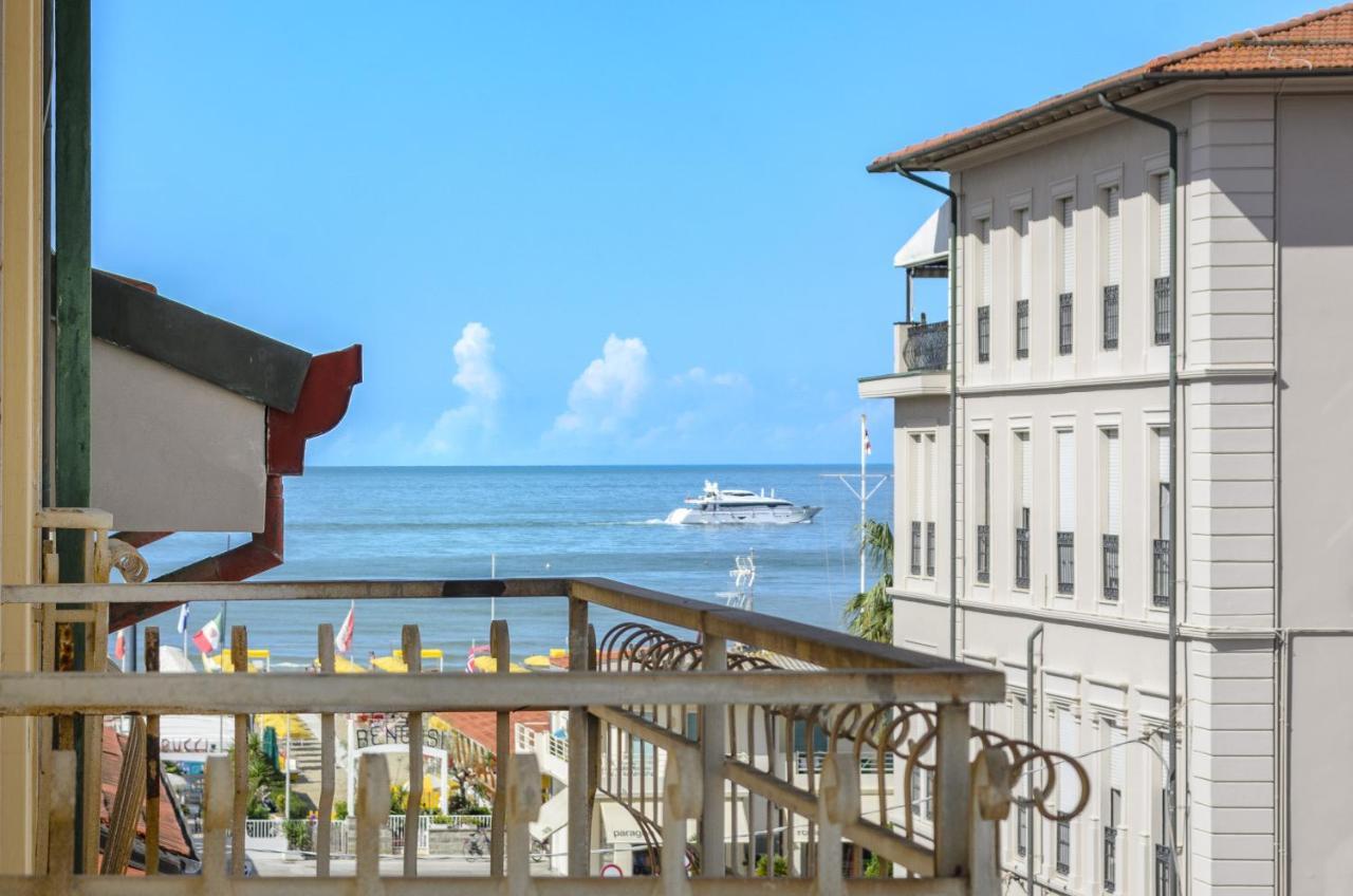 City Hotel Viareggio Esterno foto