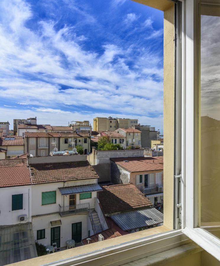 City Hotel Viareggio Esterno foto