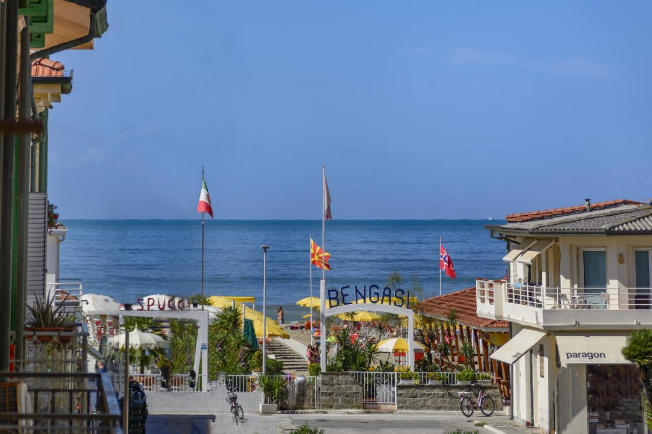 City Hotel Viareggio Esterno foto