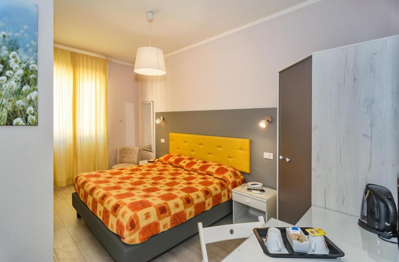 City Hotel Viareggio Esterno foto