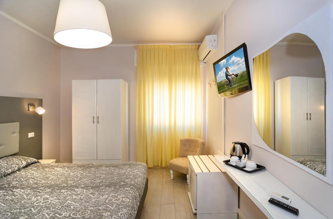 City Hotel Viareggio Esterno foto