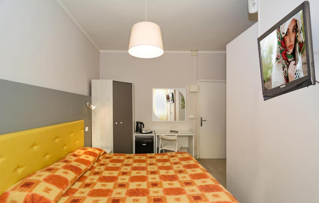 City Hotel Viareggio Esterno foto