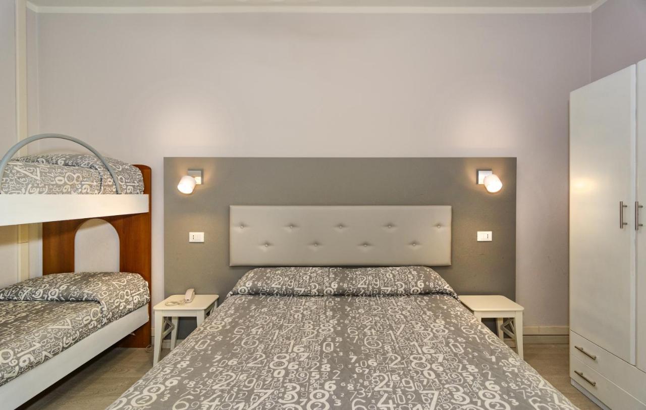 City Hotel Viareggio Esterno foto