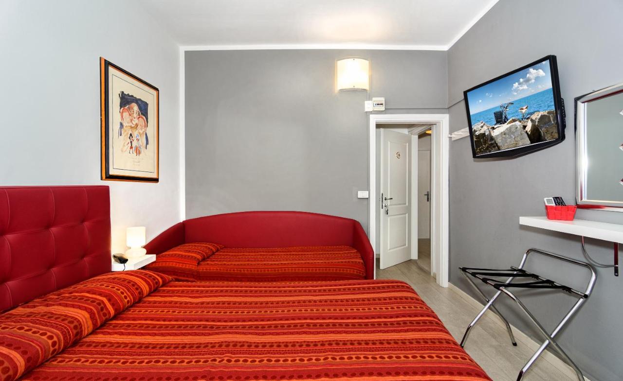 City Hotel Viareggio Esterno foto