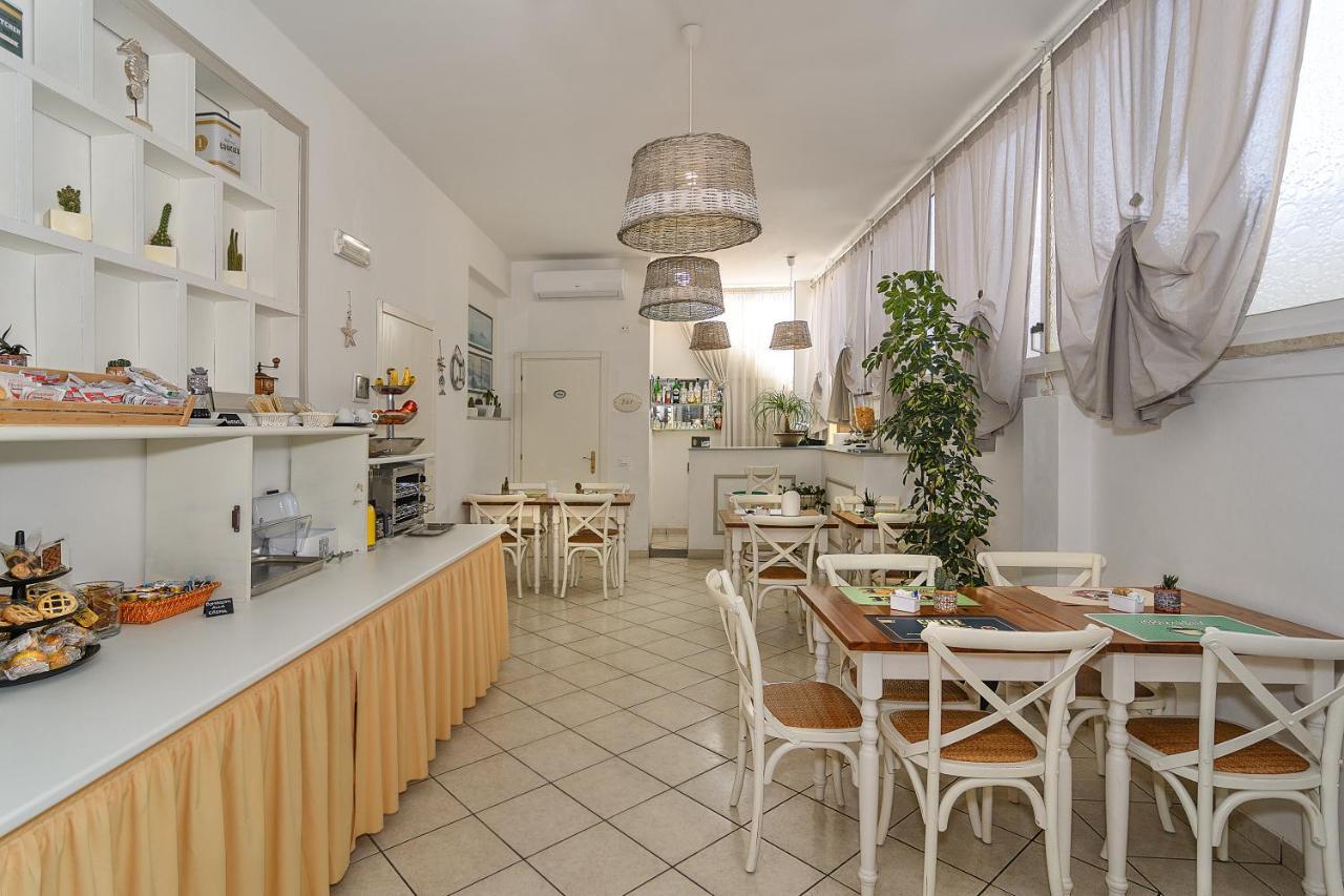 City Hotel Viareggio Esterno foto