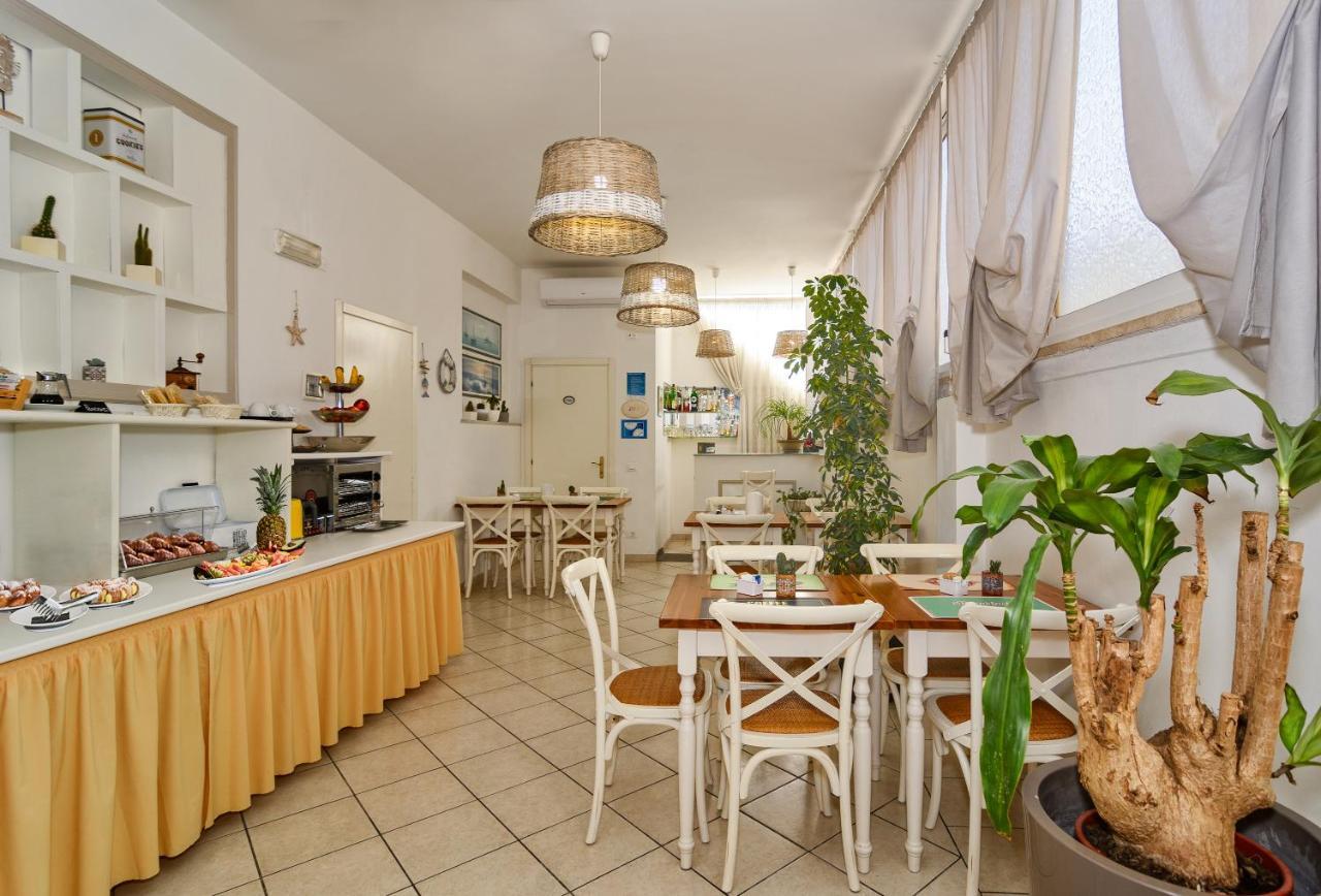City Hotel Viareggio Esterno foto