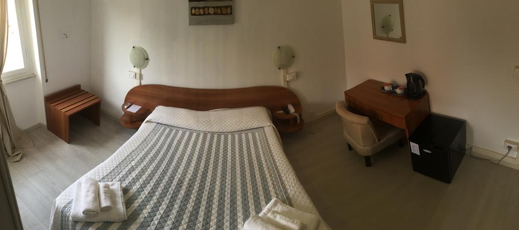 City Hotel Viareggio Esterno foto