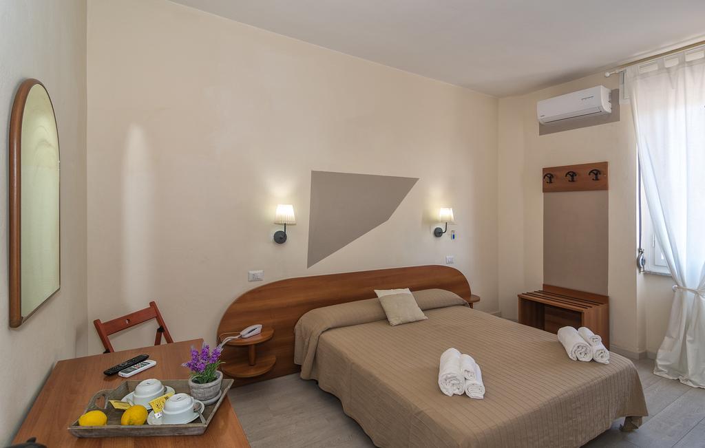 City Hotel Viareggio Esterno foto