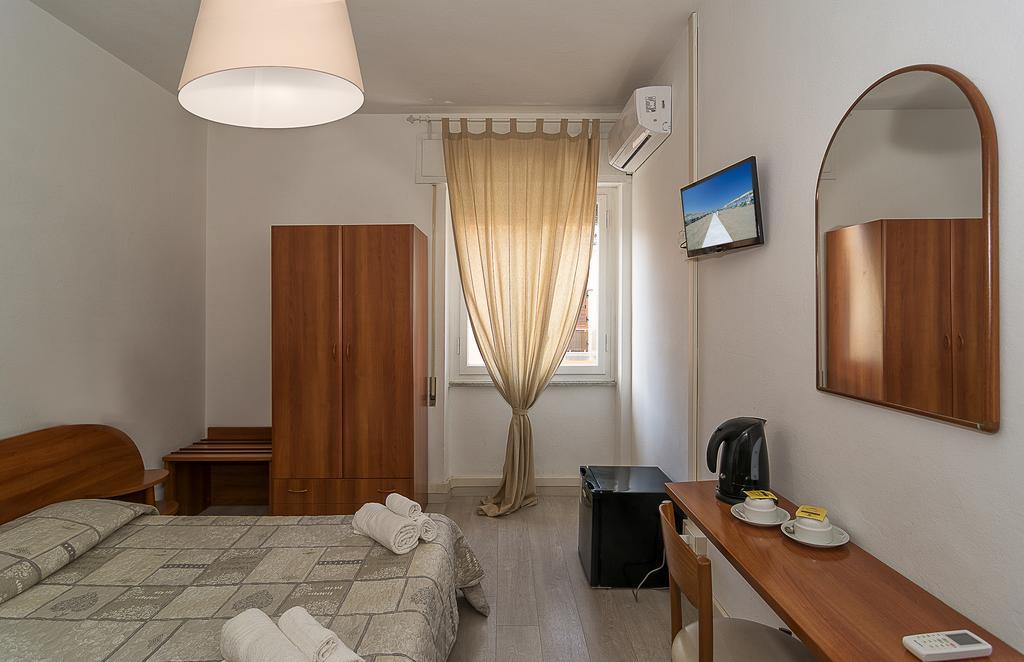 City Hotel Viareggio Esterno foto